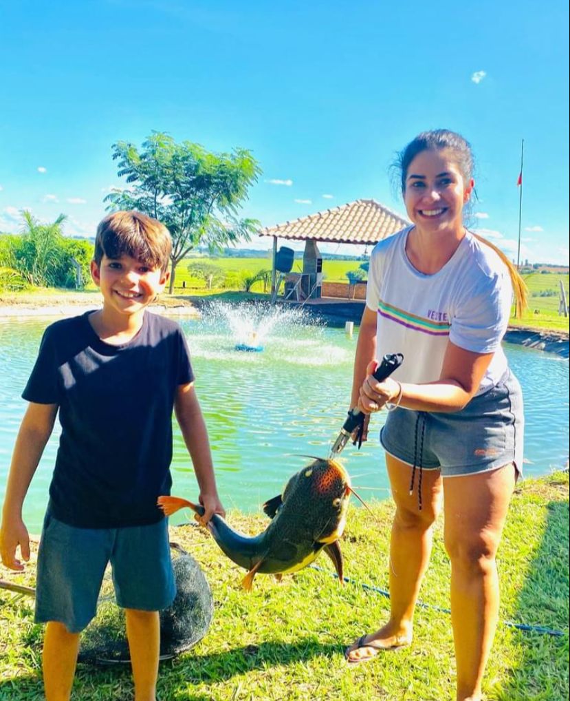 UMA FAMÍLIA QUE SE DEDICA PARA A PESCA ESPORTIVA